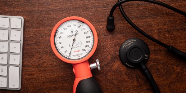 Tensiomètre : comment s’assurer de la fiabilité de la mesure ?